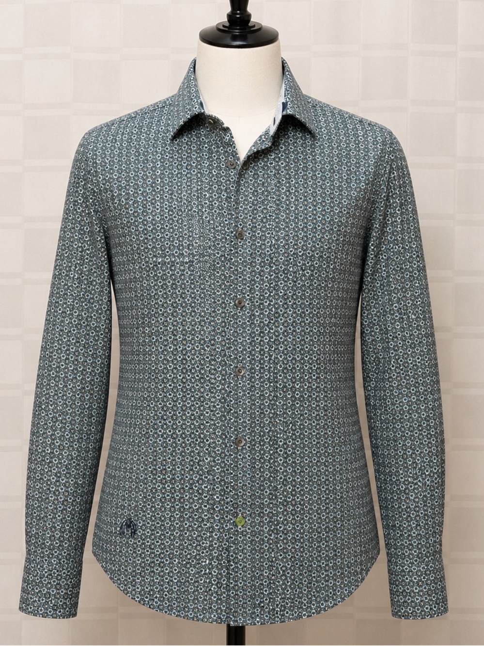 John Lennon button up shirts embroidered and lower peace sign button men’s Large